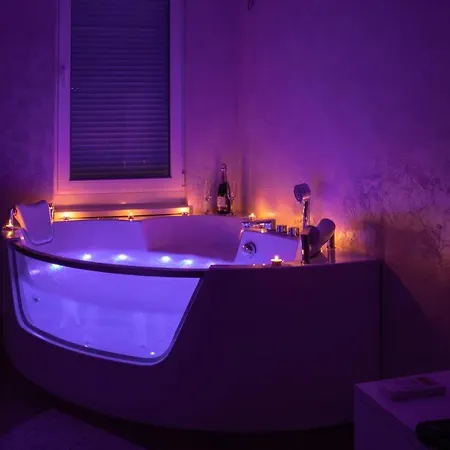 Jacuzzi Lux سوبوتيتْسا