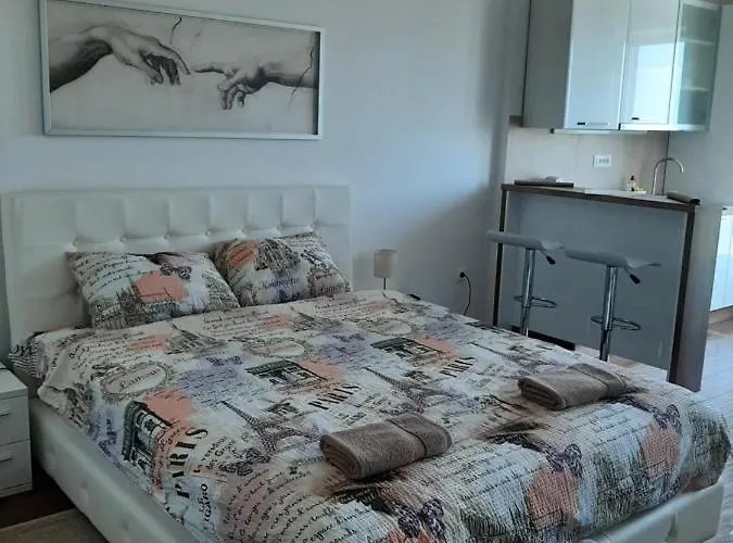 Jacuzzi Lux 아파트 수보티차